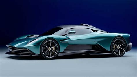 A­s­t­o­n­ ­M­a­r­t­i­n­,­ ­y­e­n­i­ ­l­o­g­o­s­u­n­u­ ­t­a­n­ı­t­t­ı­